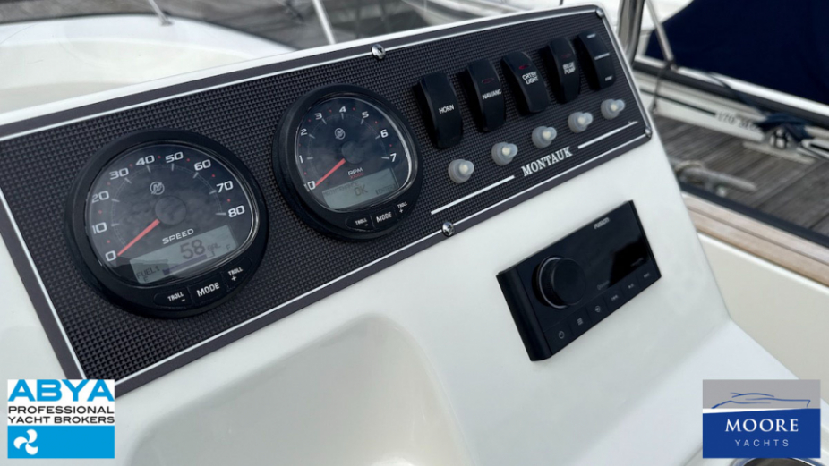 yacht