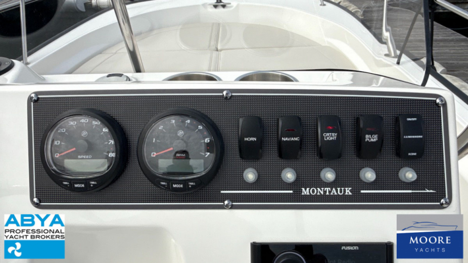 yacht
