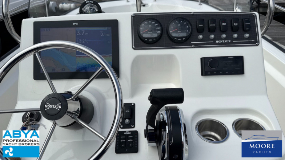 yacht