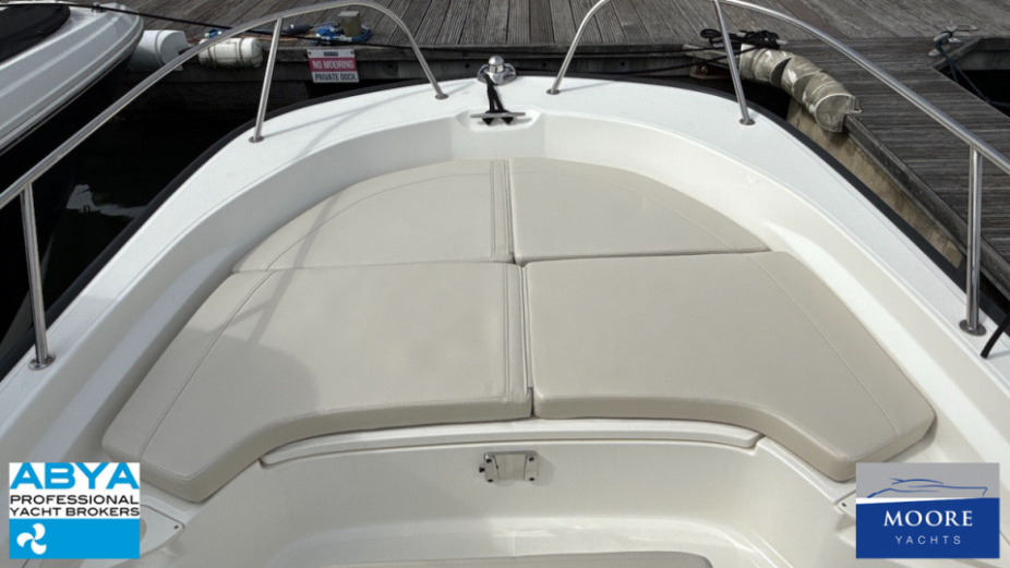 yacht