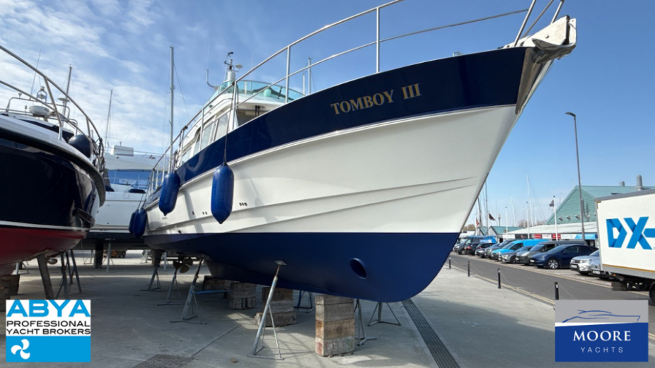 yacht