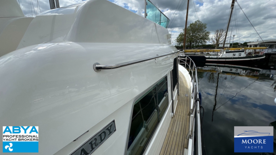 yacht