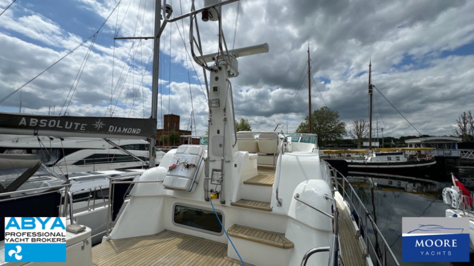 yacht