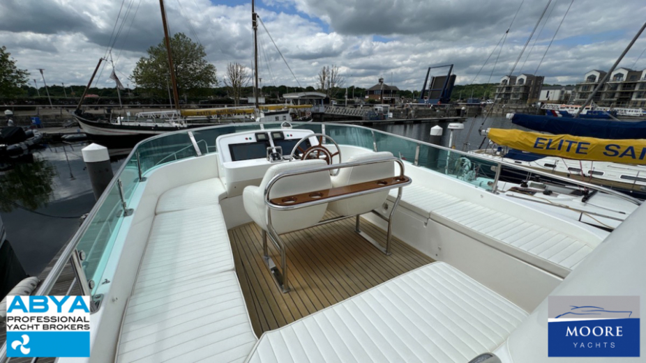 yacht