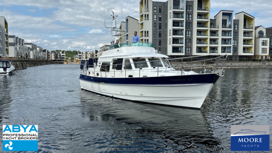 yacht