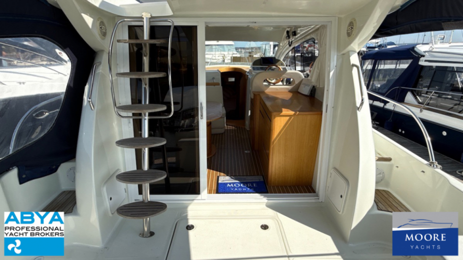 yacht