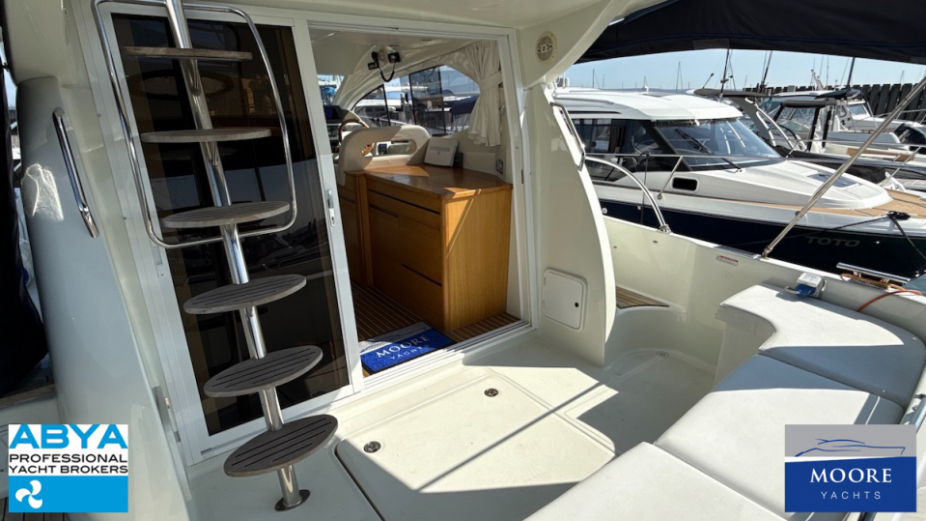yacht