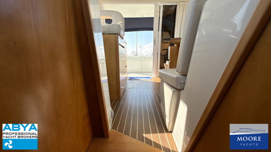 yacht