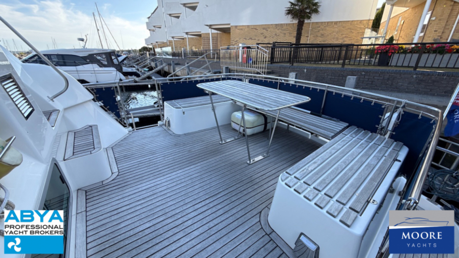 yacht