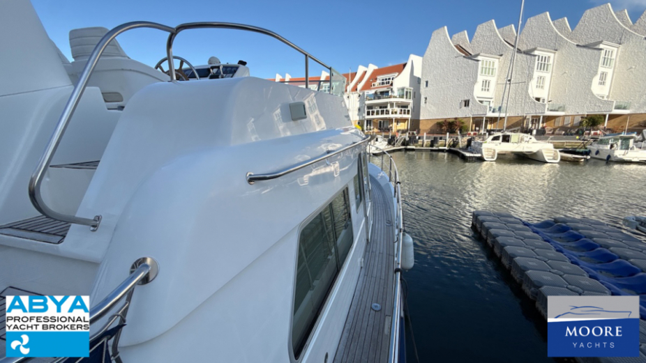yacht