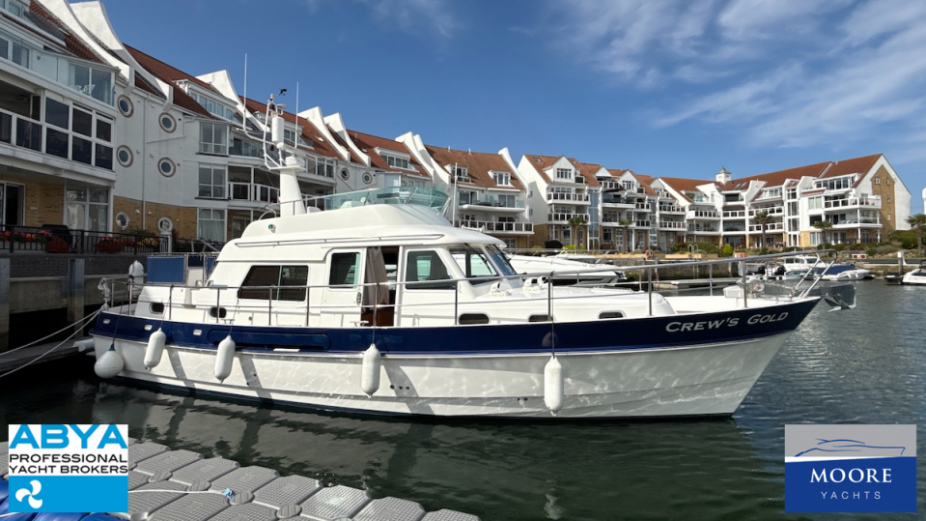 yacht